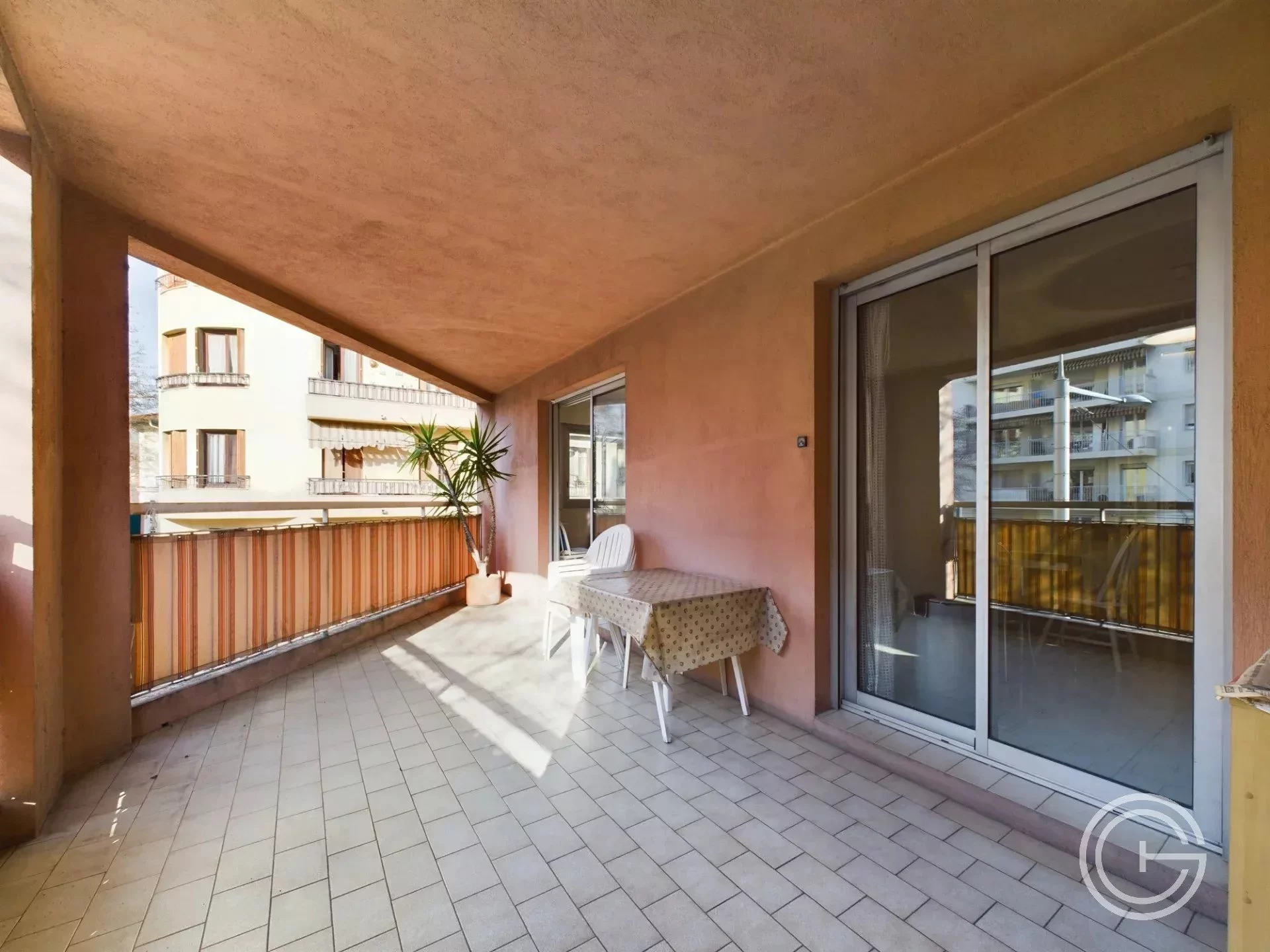 Appartement 3 pièces 67 m² Nice Saint Roch