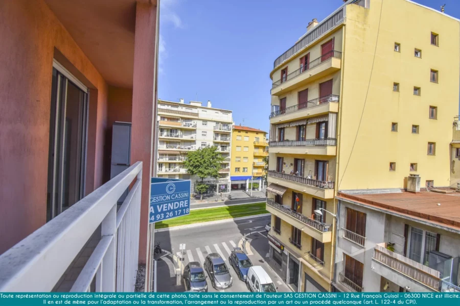 2 PIECES BALCONS + CAVE – RUE F. MASSÉ – NICE SAINT ROCH