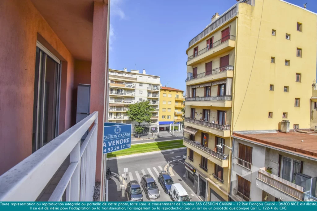 2 PIECES BALCONS + CAVE – RUE F. MASSÉ – NICE SAINT ROCH