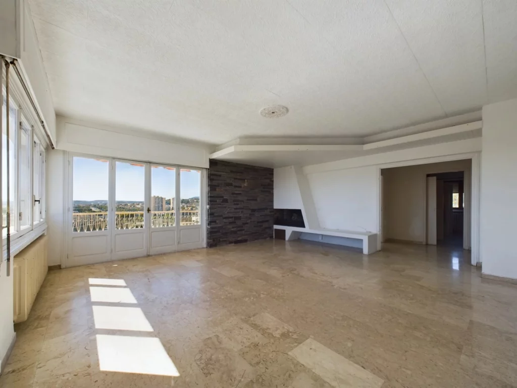 APPARTEMENT 4 PIECES 141.50m² – CAVE – PARKING – VUE MER – EDOUARD GRINDA NICE