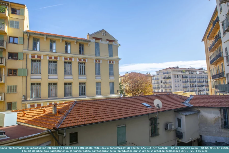 2 PIECES 44m² – RUE E. PHILIBERT – NICE