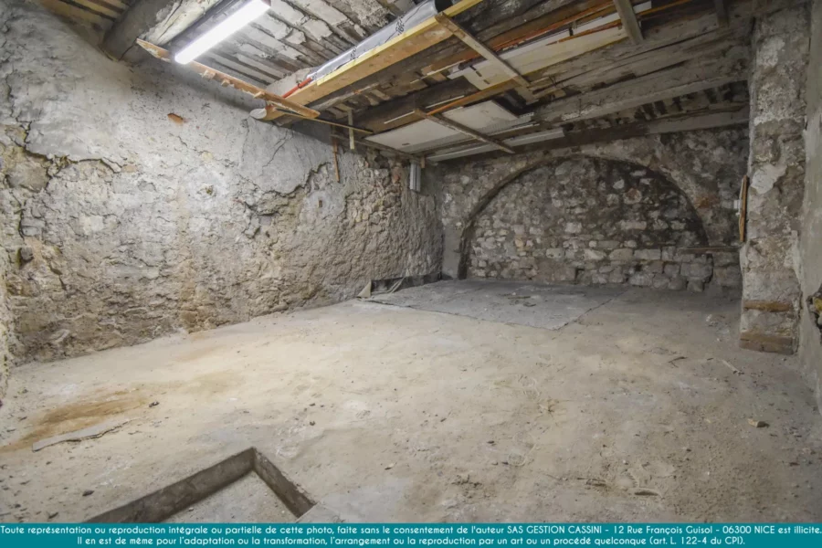 ENTREPOT/CAVE – RUE DU MALONAT – VIEUX NICE