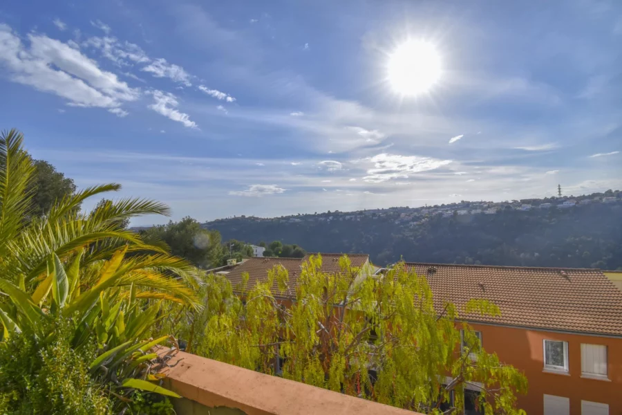 3 PIECES + TERRASSE – CAVE / GARAGE – CHEMIN DE LA COSTIERE – NICE