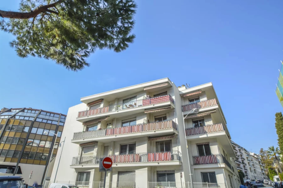 3 PIECES – DEBUT CAFFARELLI – NICE