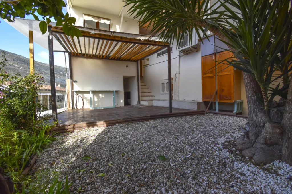 2 PIECES + CAVE + REZ DE JARDIN 25m² – CONTES VILLAGE