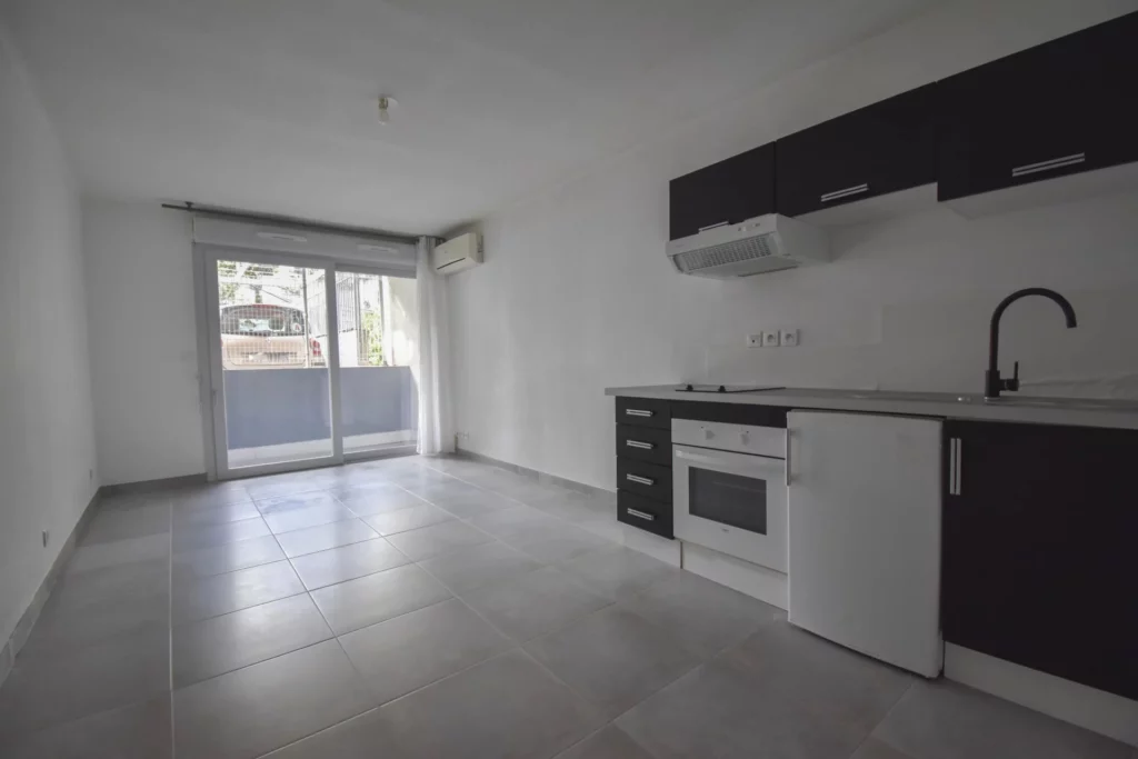STUDIO – IMMEUBLE RECENT – BAS PESSICART – NICE