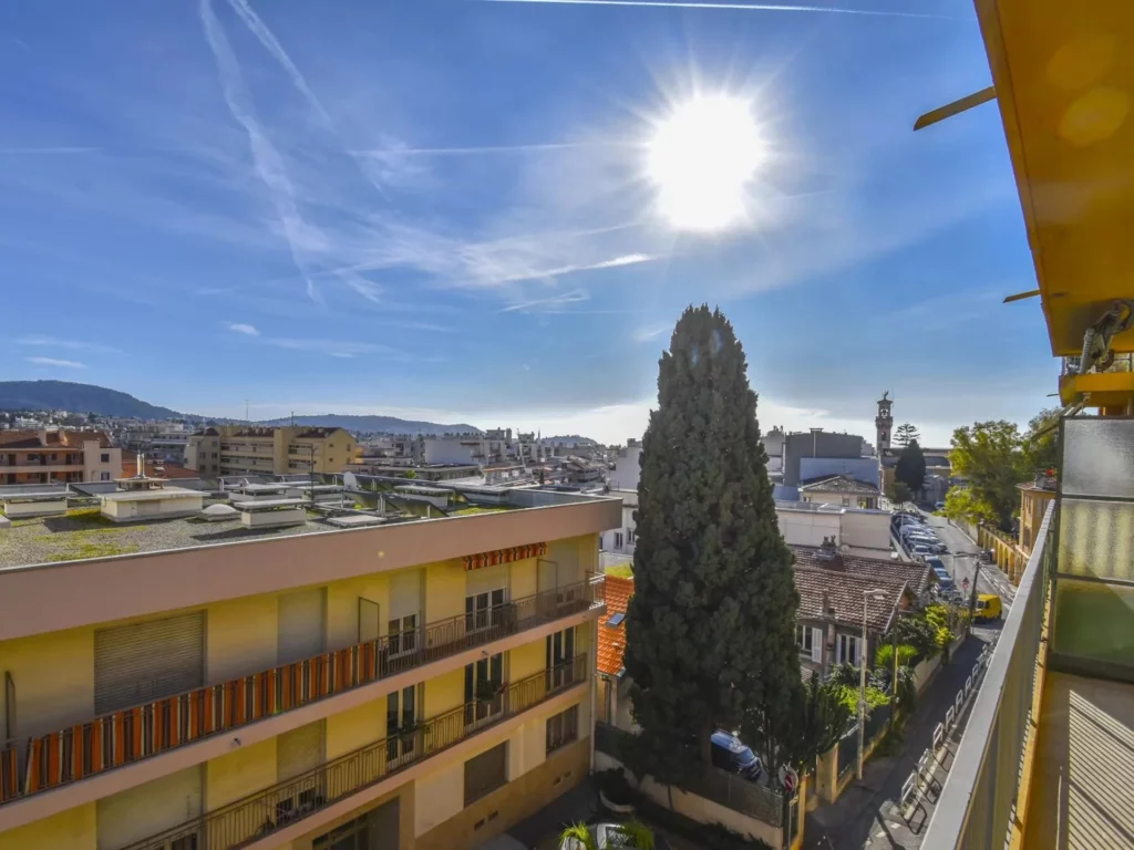 APPARTEMENT 3 PIÈCES 66m² BALCON CAVE GARAGE – AV LORENZI – NICE ST BARTHÉLÉMY