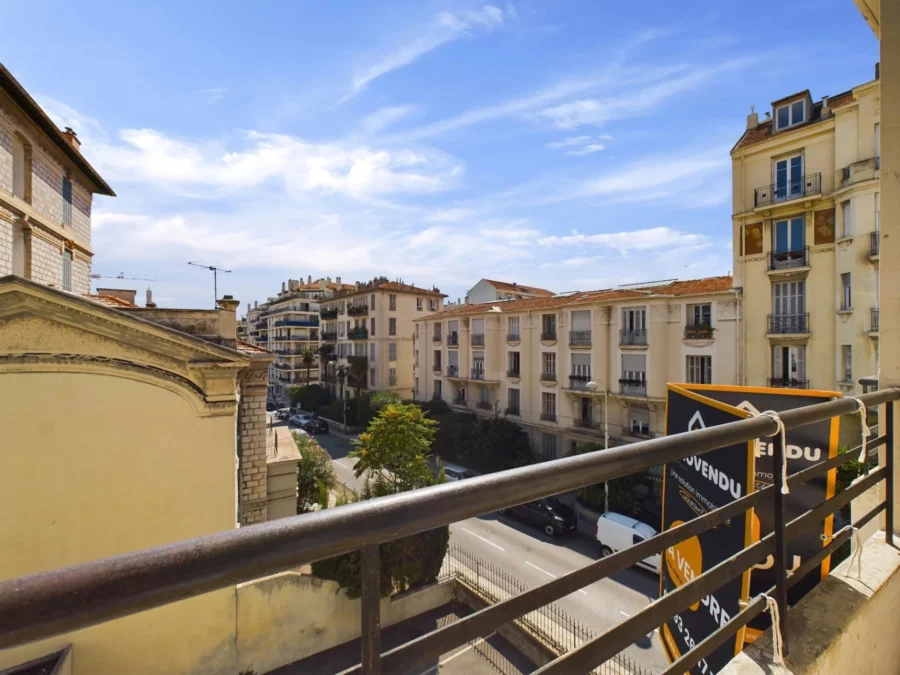 APPARTEMENT 3 PIÈCES 60m² A RENOVER – LIBERATION NICE