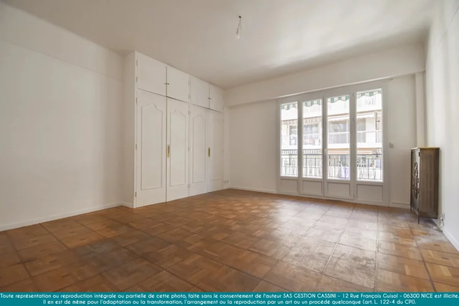 2 PIECES BALCON + CAVE – NICE LIBERATION – RUE GRAMMONT