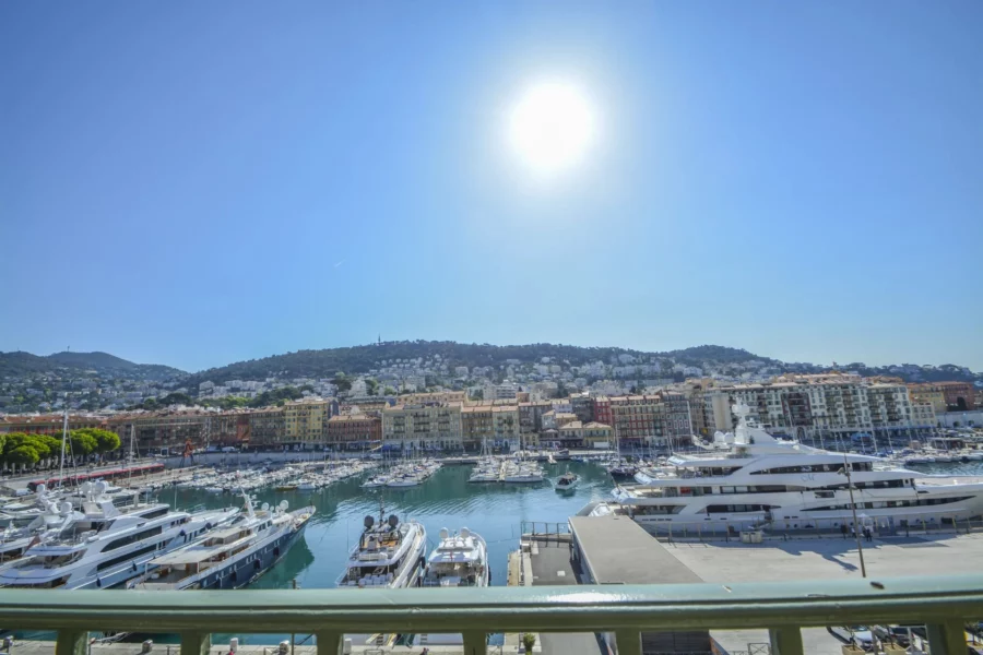 2 PIECES TERRASSE – PORT – NICE