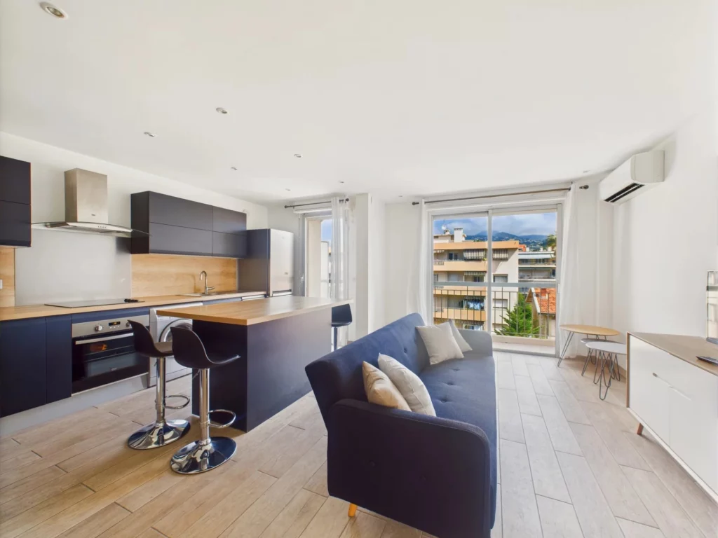 Appartement 2 pièces + cave – Av Cyrille Besset NICE Libération
