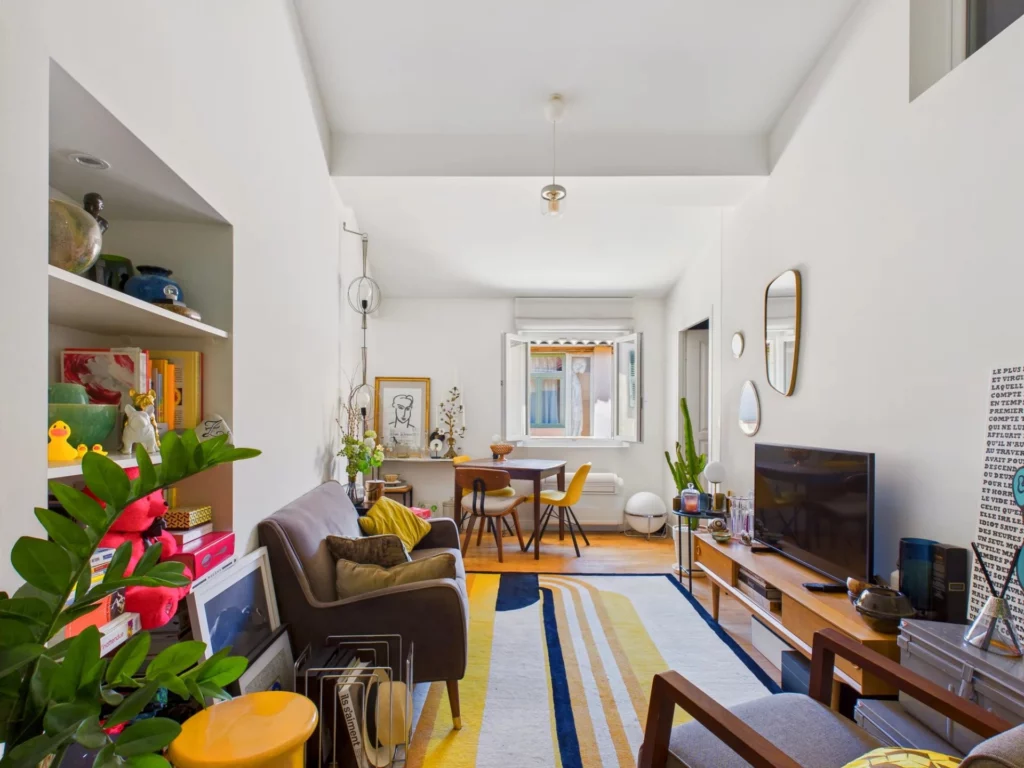Appartement 2 pièces 51m² – rue du Marché – Dernier Etage – VIEUX NICE