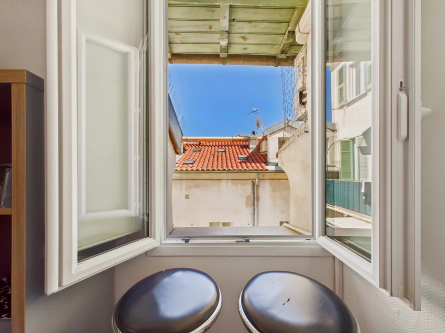 Appartement STUDIO 20m² – Rue Foresta – NICE LE PORT