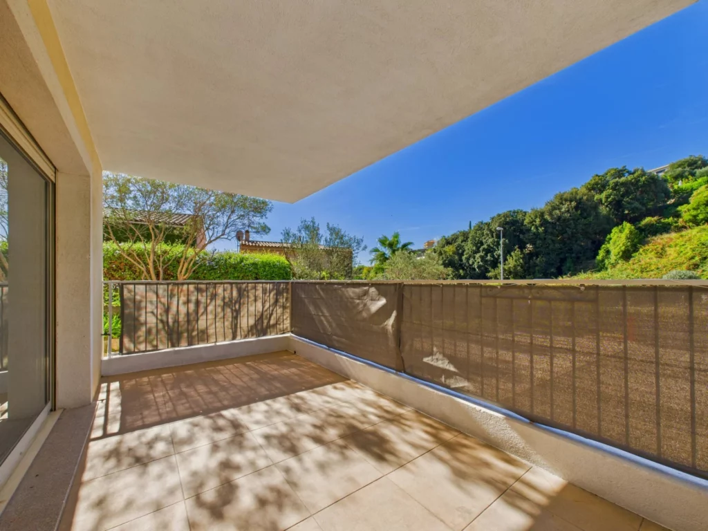 Appartement 3 pièces Terrasse Parking – Av des Plantiers ST LAURENT DU VAR