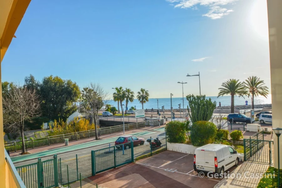 BORD DE MER – CAGNES SUR MER