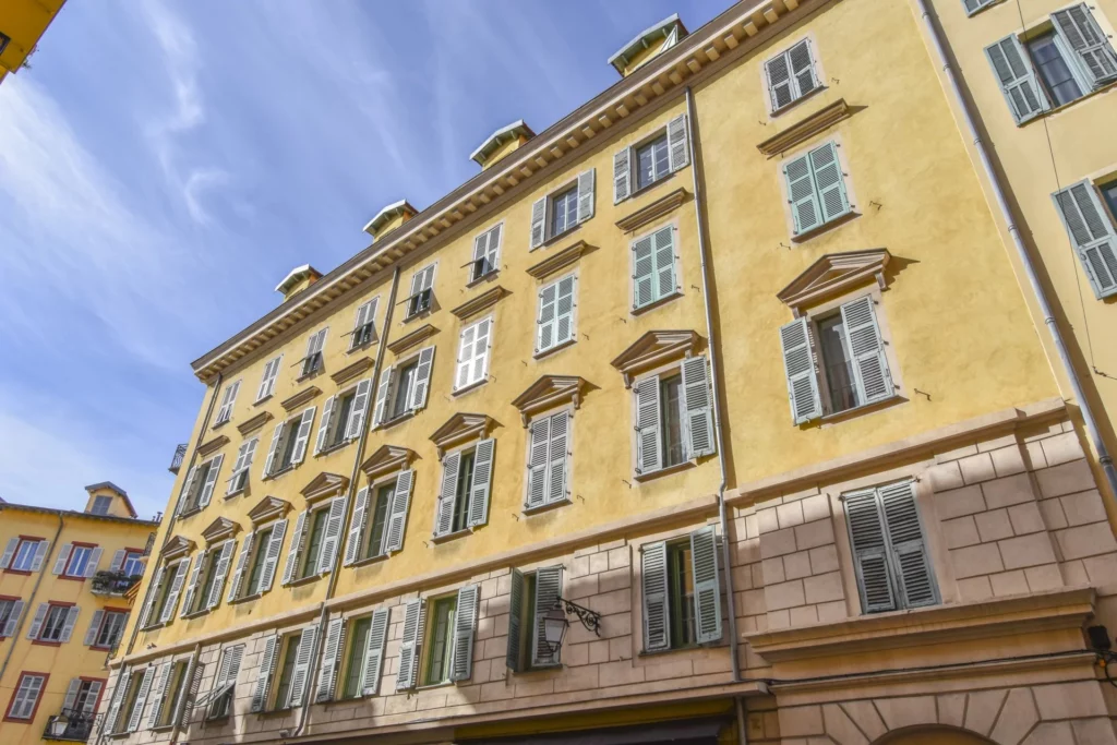 2 PIECES – RUE EMMANUEL PHILIBERT – NICE