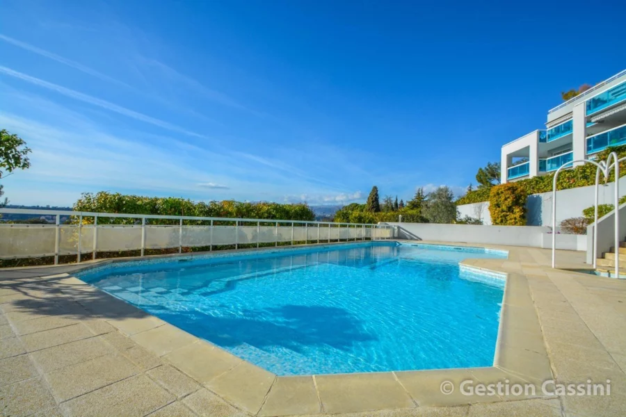 TOIT TERRASSE – 2 GARAGES – CORNICHE FLEURIE – NICE