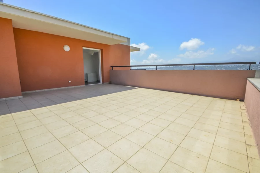 2 PIECES TOIT TERRASSE – CORNICHE FLEURIE – NICE