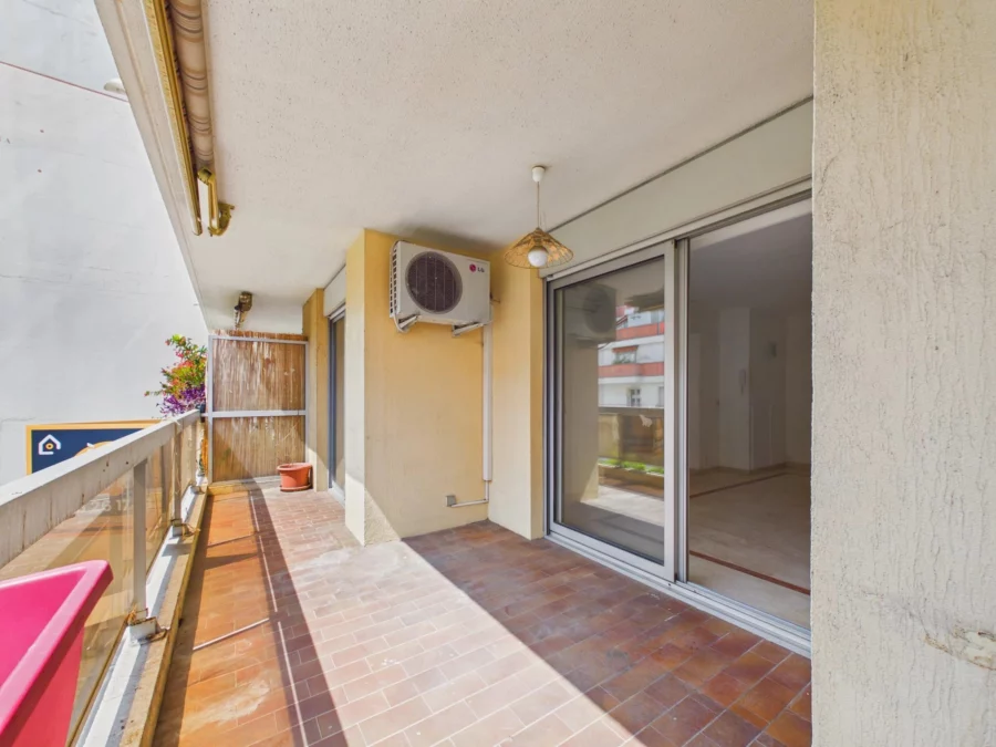 Appartement 2 pièces + Terrasse – Av Valentiny – NICE