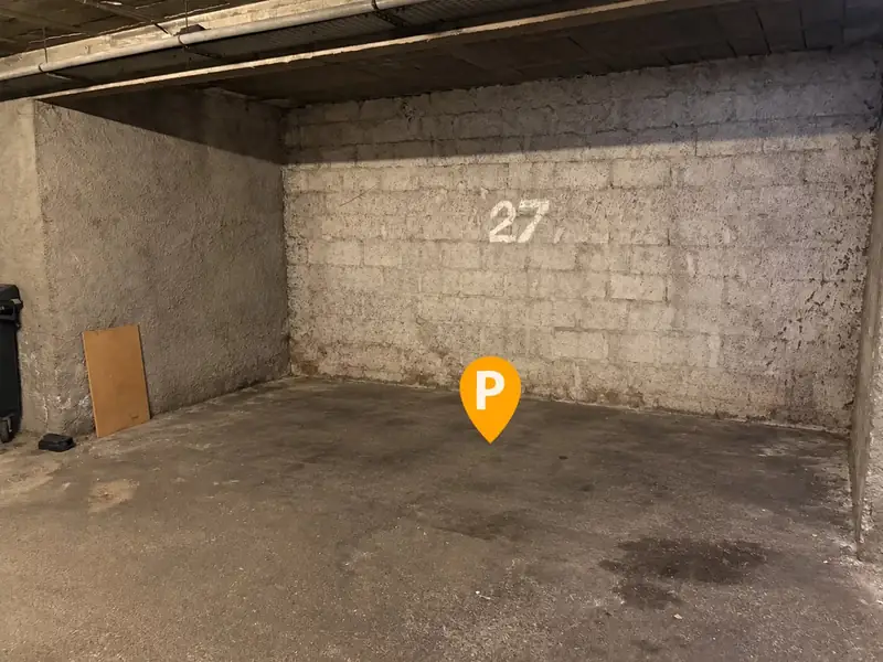Garage / Parking Nice